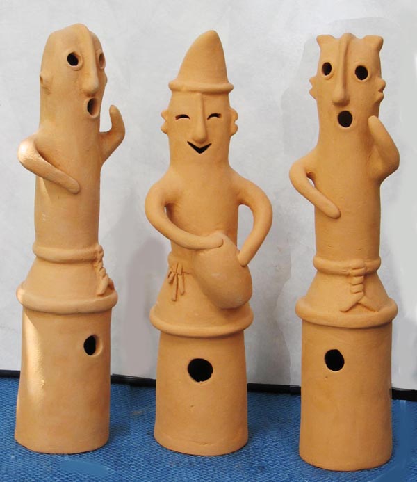 夢職人の太鼓で踊る男女の埴輪